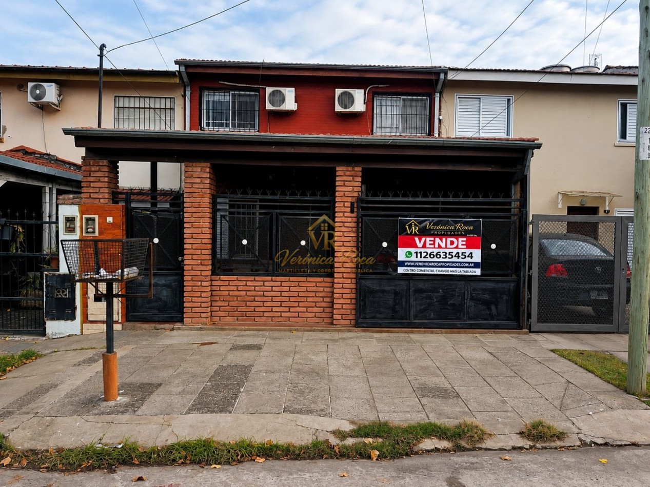 Casa 4 ambientes en venta - Barrio Democracia, Ciudad Evita.