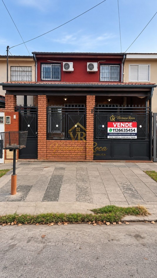 Casa 4 ambientes en venta - Barrio Democracia, Ciudad Evita.