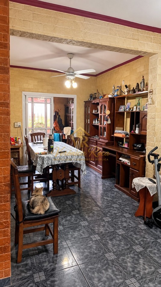 Casa 4 ambientes en venta - Barrio Democracia, Ciudad Evita.