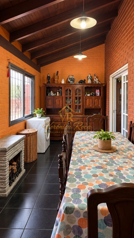 Casa 4 ambientes en venta - Barrio Democracia, Ciudad Evita.