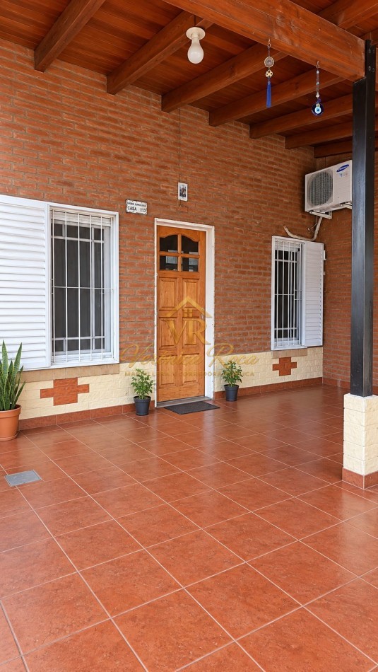 Casa 4 ambientes en venta - Barrio Democracia, Ciudad Evita.
