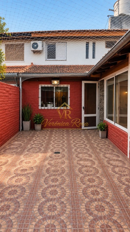 Casa 4 ambientes en venta - Barrio Democracia, Ciudad Evita.