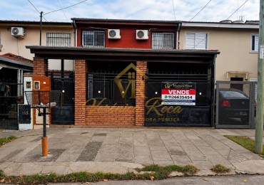 Casa 4 ambientes en venta - Barrio Democracia, Ciudad Evita.